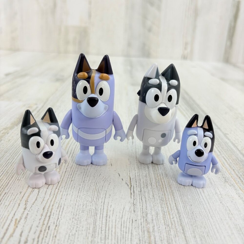 Bluey Figure Uncle Stripe FAMILY Heeler Aunt Trixie Socks Muffin LOT Blue NEW